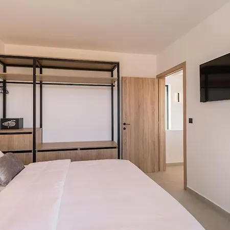 D&r Boutique R Villa Gennadi